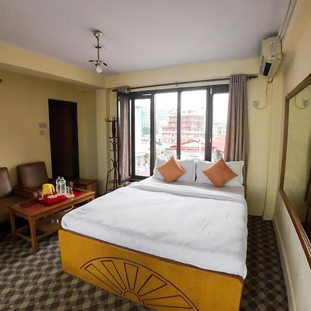 Hotel Travel Inn Покхара Экстерьер фото