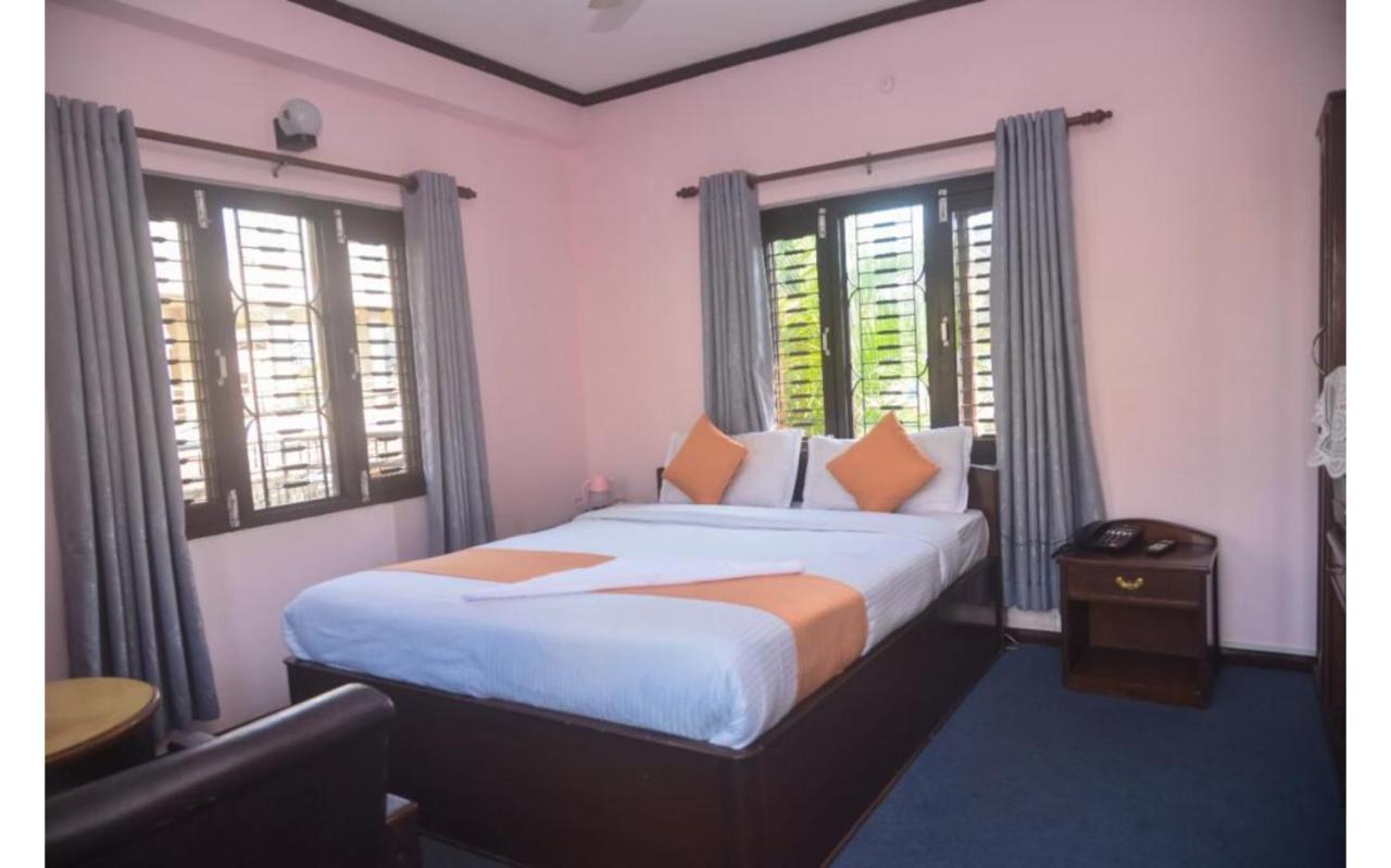 Hotel Travel Inn Покхара Экстерьер фото