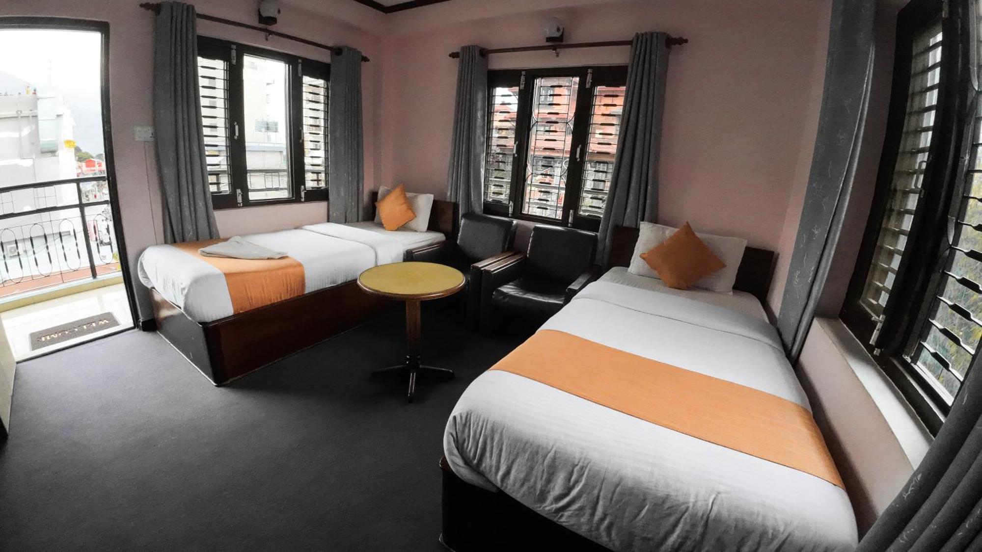 Hotel Travel Inn Покхара Экстерьер фото