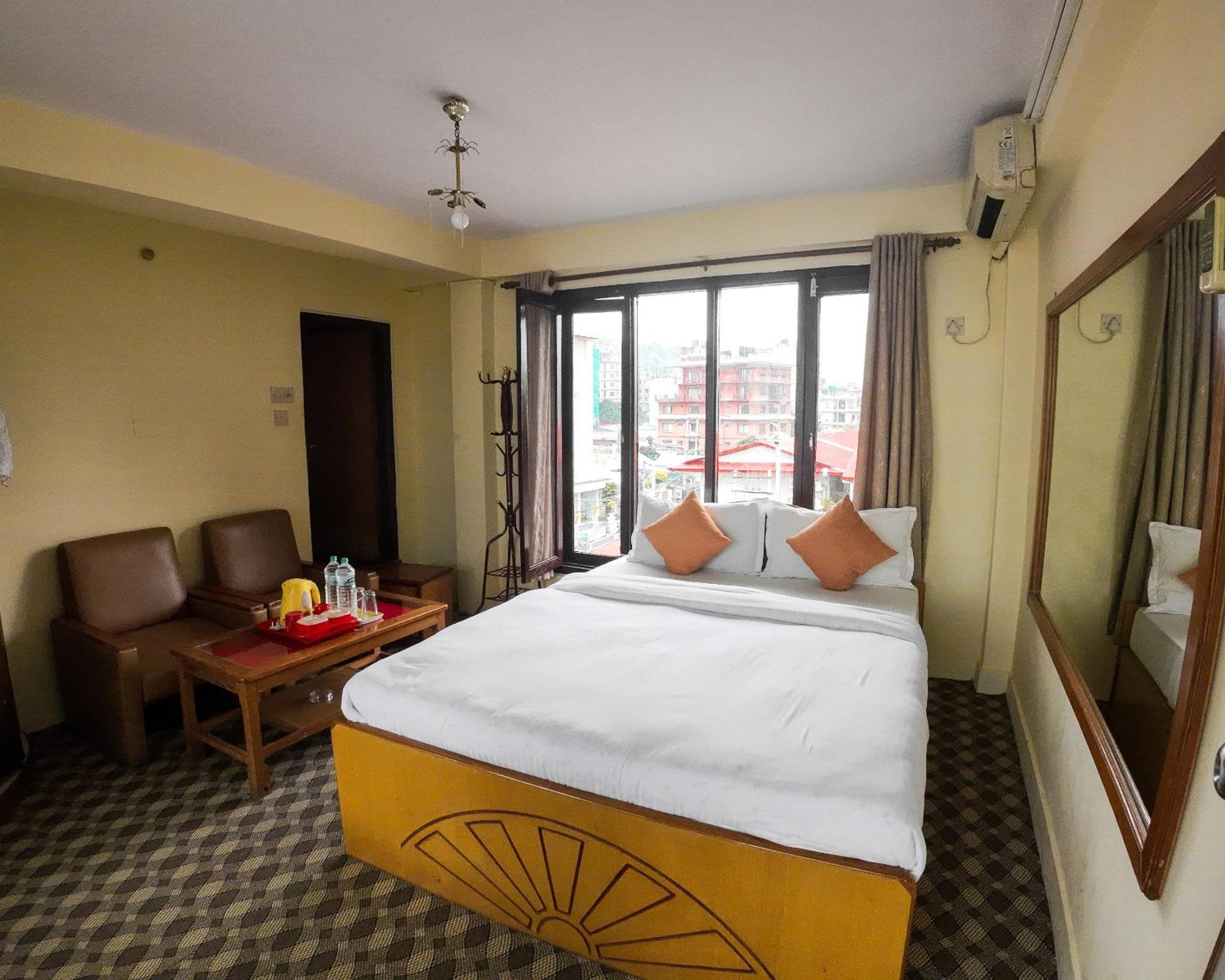 Hotel Travel Inn Покхара Экстерьер фото