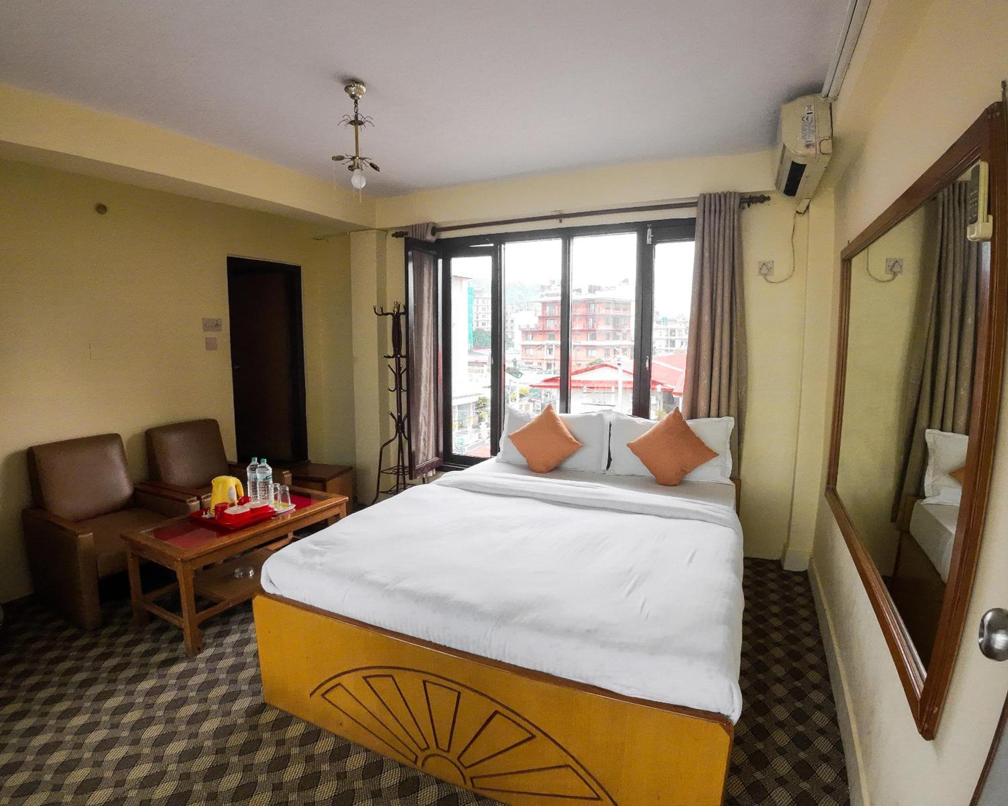 Hotel Travel Inn Покхара Экстерьер фото