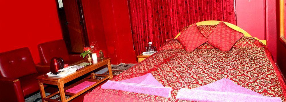 Hotel Travel Inn Покхара Экстерьер фото